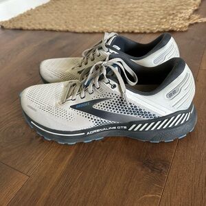 Men’s Brooks Adrenaline GTS 22